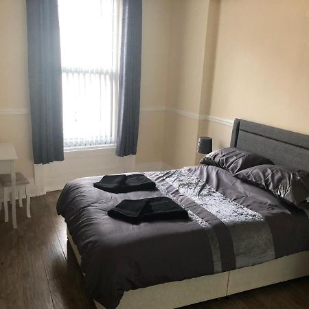 Sandy Pad'S Apartments Rhyl Bagian luar foto