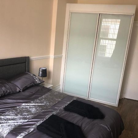 Sandy Pad'S Apartments Rhyl Bagian luar foto