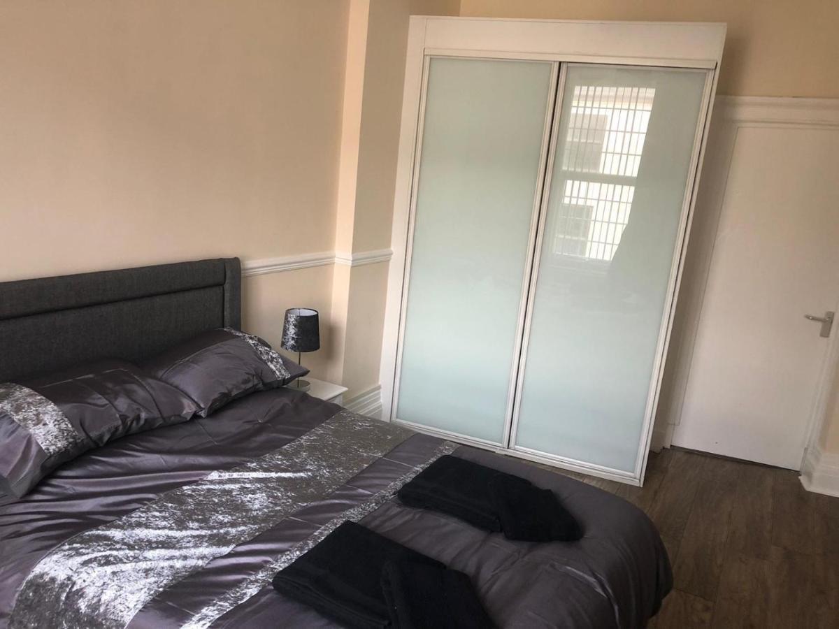 Sandy Pad'S Apartments Rhyl Bagian luar foto